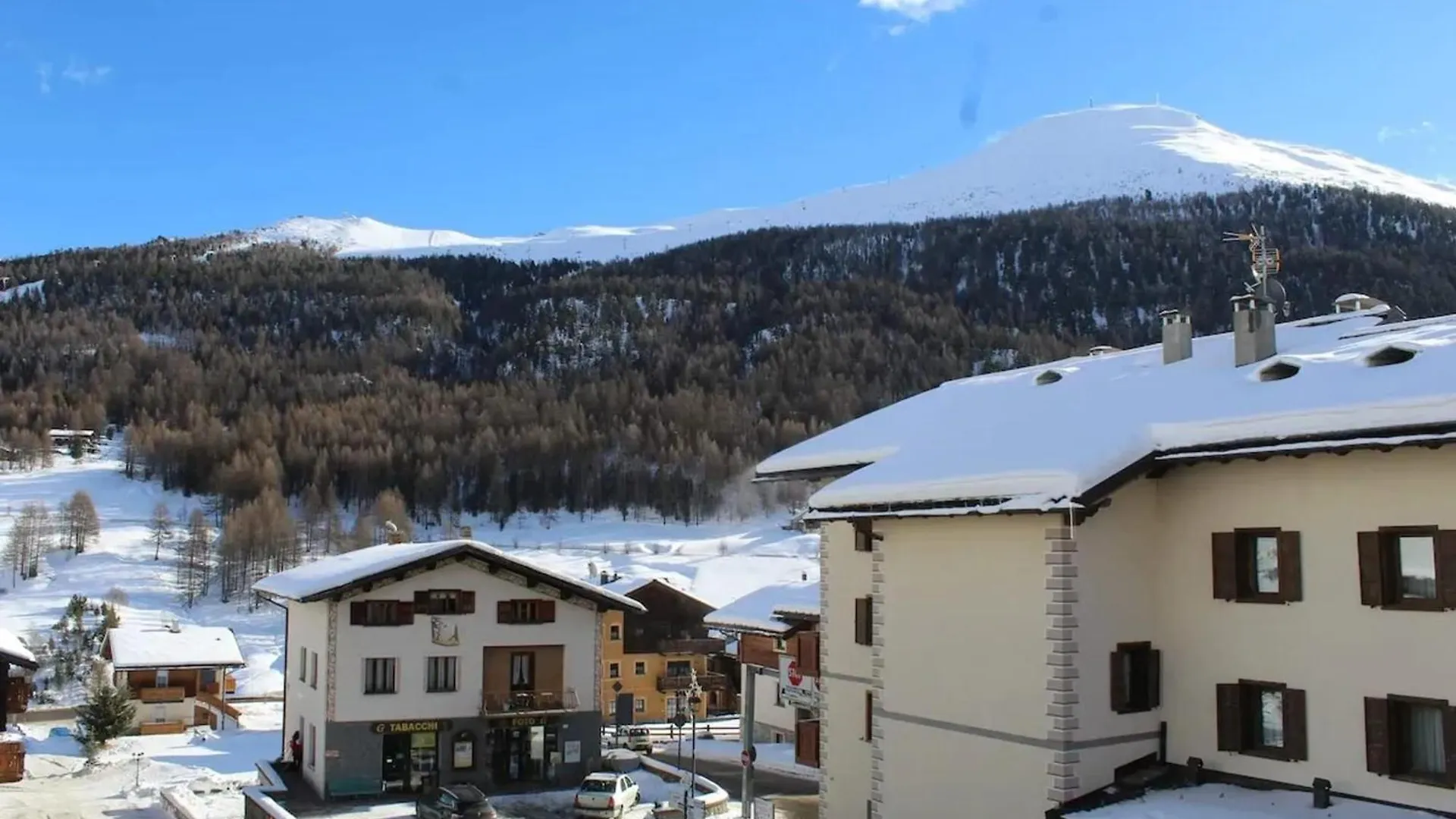 Exceptional Apartment In Livigno 65 M² With Parking Included
